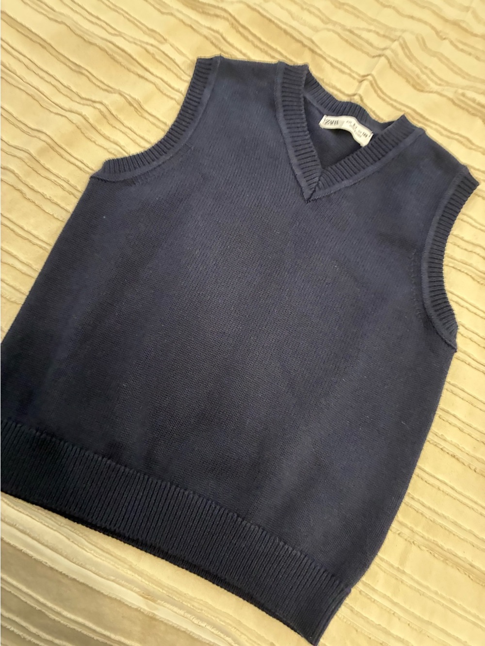 Classic Navy V-Neck Knit Sweater Vest - boys size 6/7 100% cotton classy/dressy